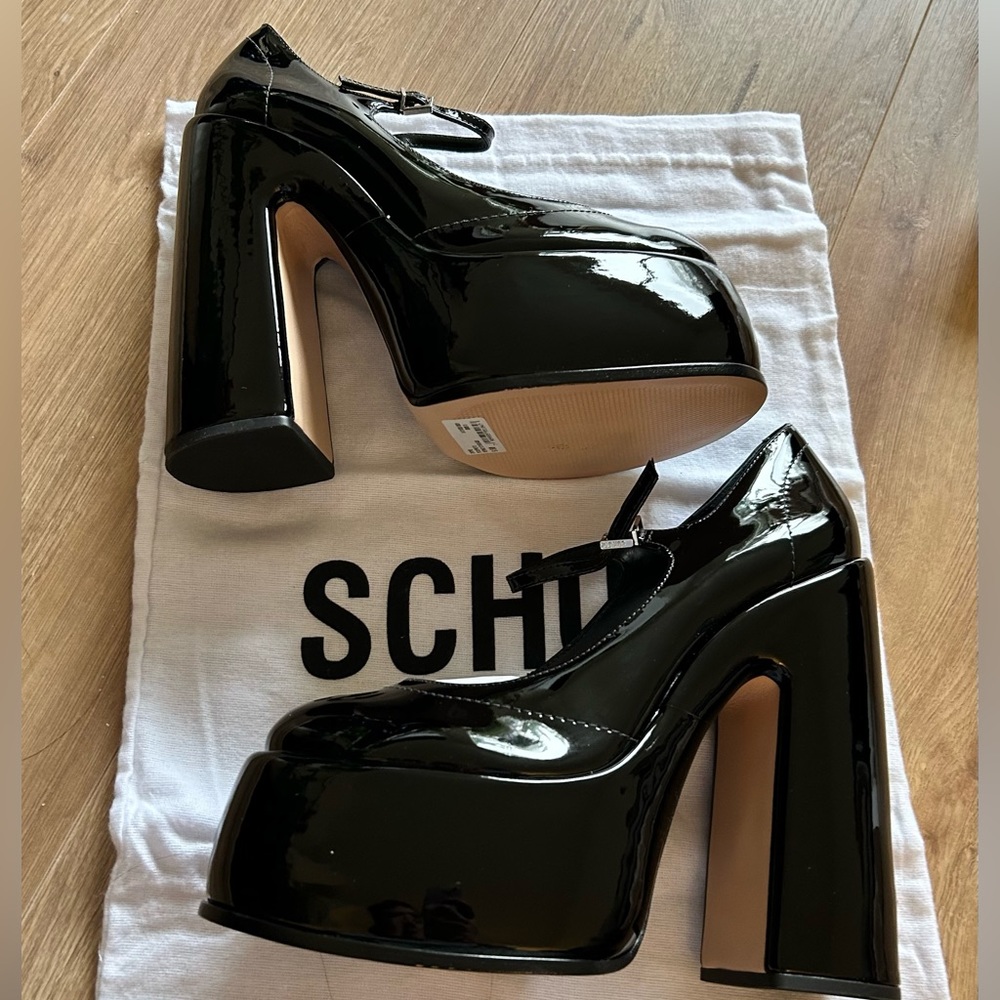 Brand NEW Schutz Zayne black patent platform pumps